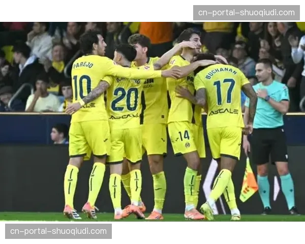 塞维利亚对阵比利亚雷亚尔半场战罢，双方累计仅一次射正，场面沉闷